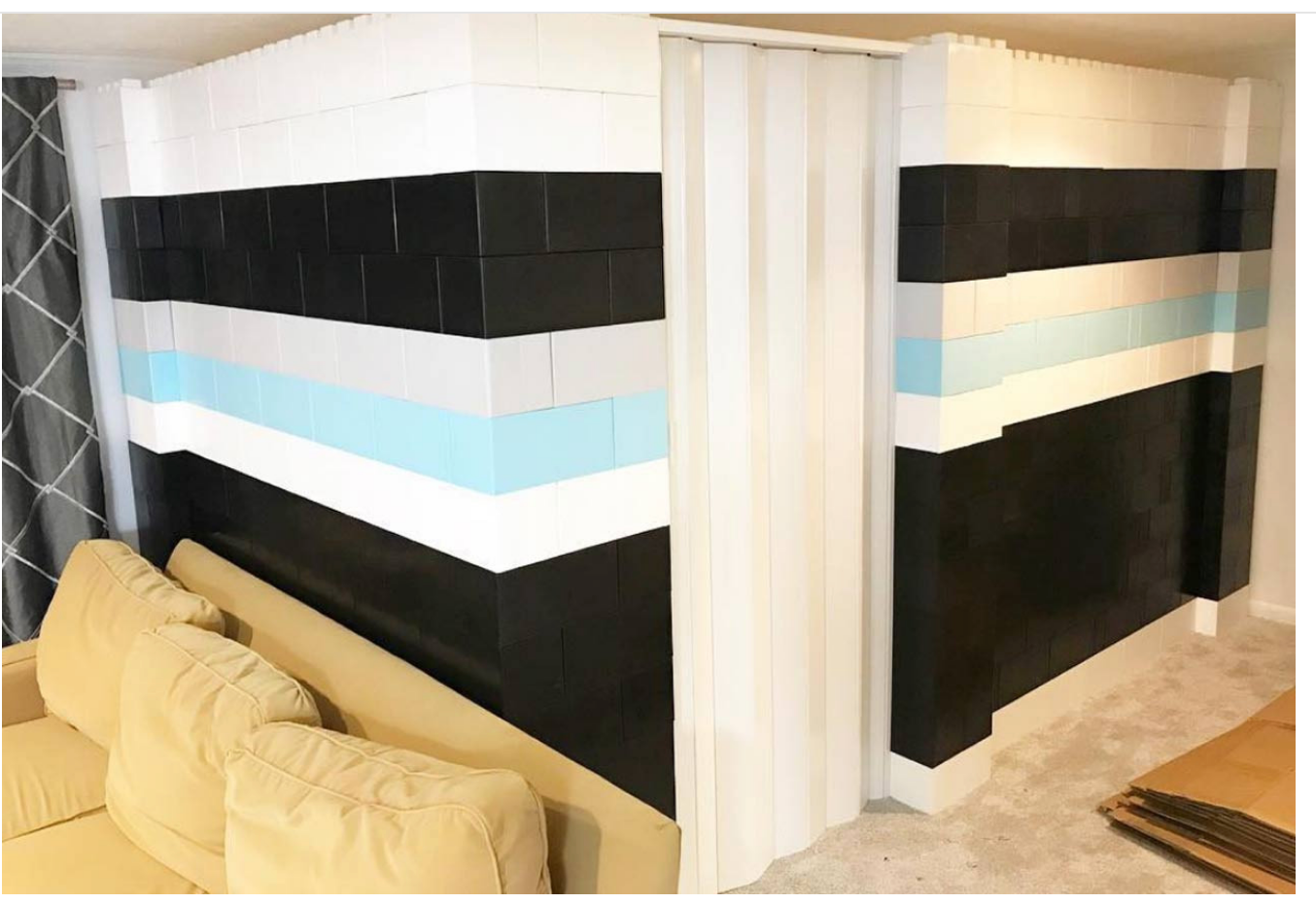 EverBlock White L-Shaped Wall Kit With Door- 6' x 8' x 7'