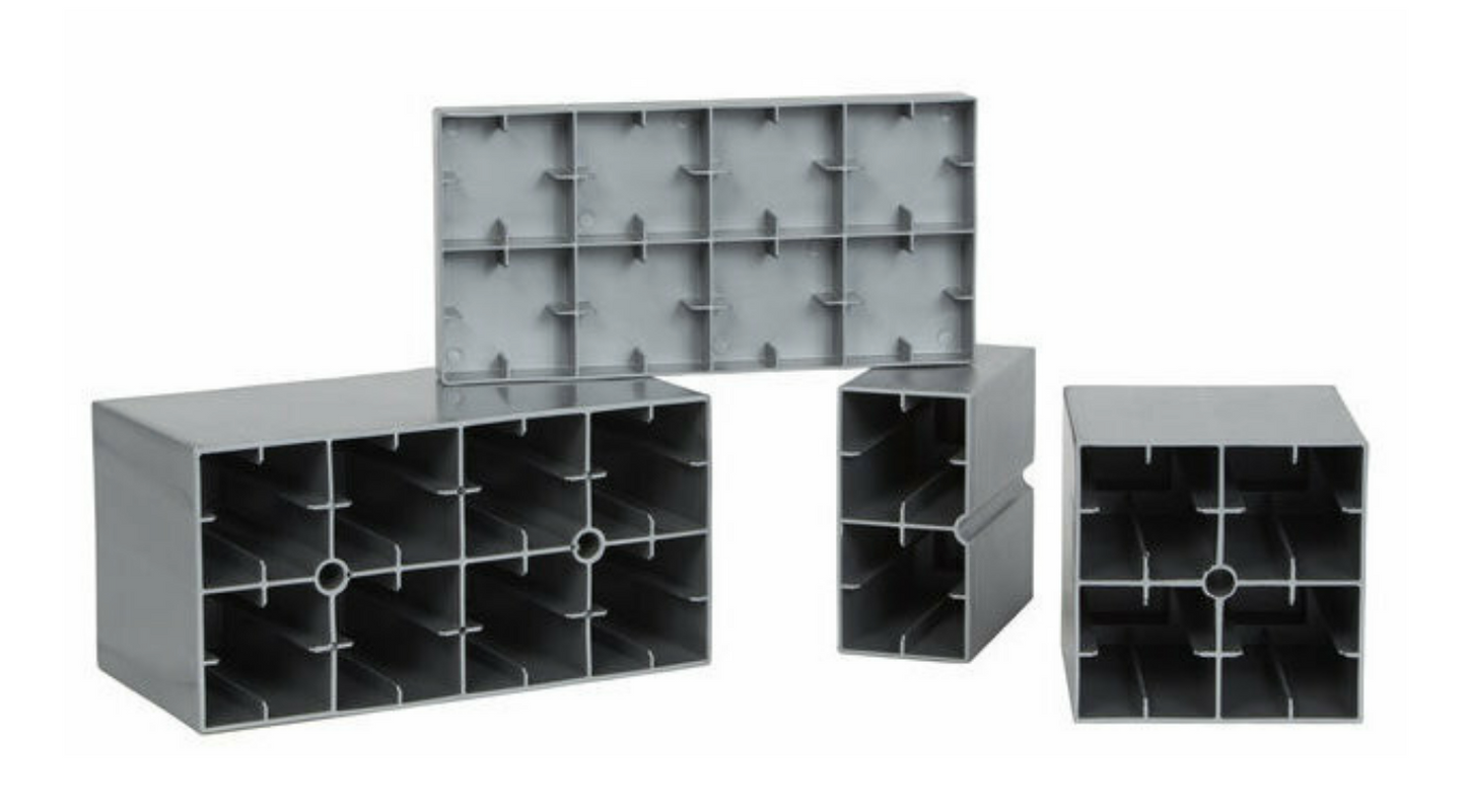 EverBlock White L-Shaped Wall Kit With Door- 6' x 8' x 7'